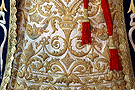 Detalle de los bordados de la saya de Nuestra Señora de la Estrella