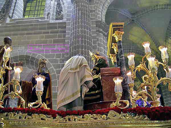 Trasera del Paso de Misterio de Nuestro Padre Jesús del Consuelo en el Desprecio de Herodes