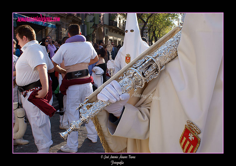 Detalle de bocina de la Hermandad del Transporte