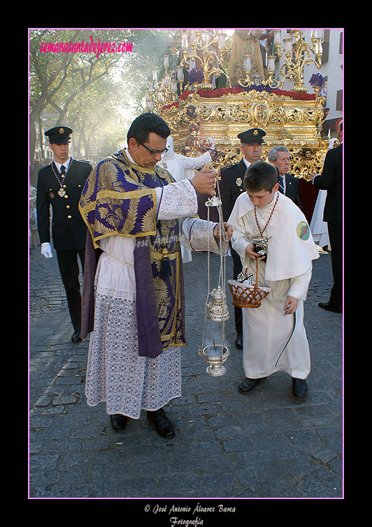 Acólito turiferario del Paso de Misterio de Nuestro Padre Jesús del Consuelo en el Desprecio de Herodes