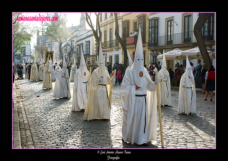 Nazarenos de la Hermandad del Transporte