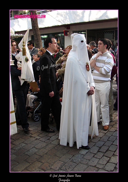 Nazareno maniquetero del Paso de Palio de la Hermandad del Transporte