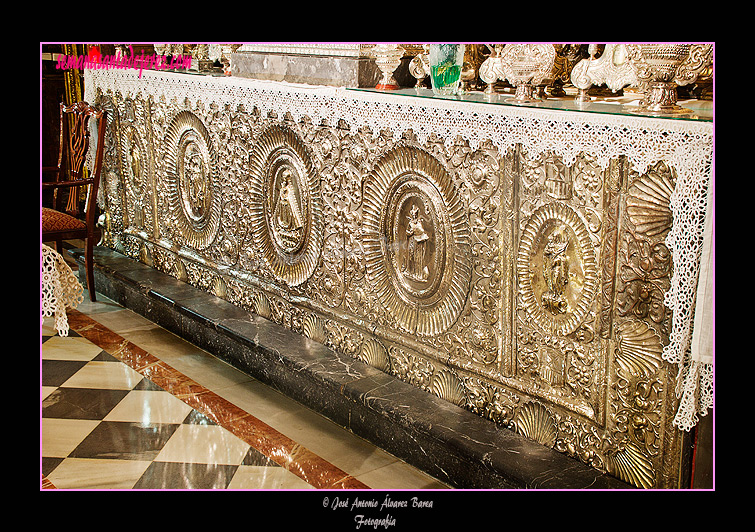 Frontal de altar (Basílica de Nuestra Señora de la Merced Coronada)