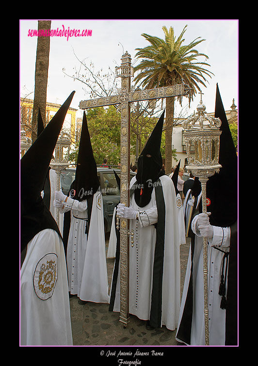 Cruz de Guía de la Hermandad de la Coronación de Espinas