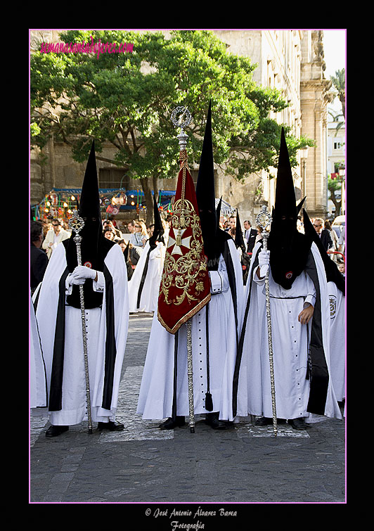 Presidencia del Banderín de San Juan Bautista de la Hermandad de la Coronación de Espinas