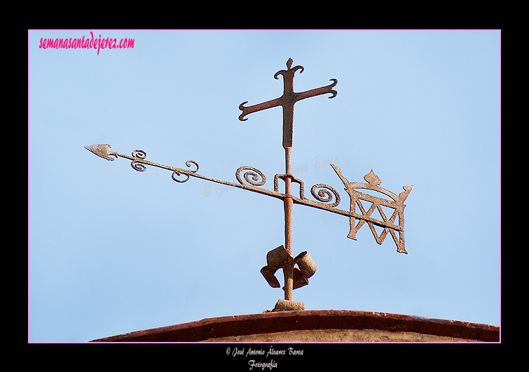 Veleta sobre el campanario de la Capilla de los Desamparados