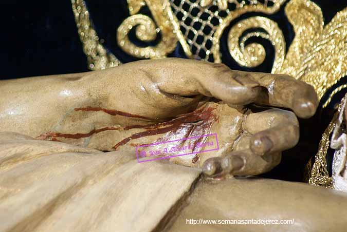 Mano izquierda del Santisimo Cristo de Nuestra Señora de las Angustias tras su restauración de 2009