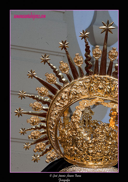 Ráfaga de la corona de salida de Nuestra Señora de las Angustias