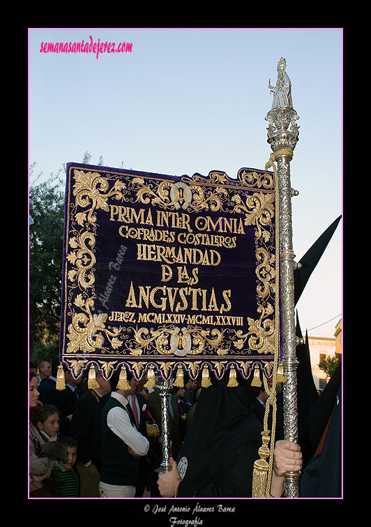 Banderín de los Hermanos Costaleros de la Hermandad de las Angustias (reverso)