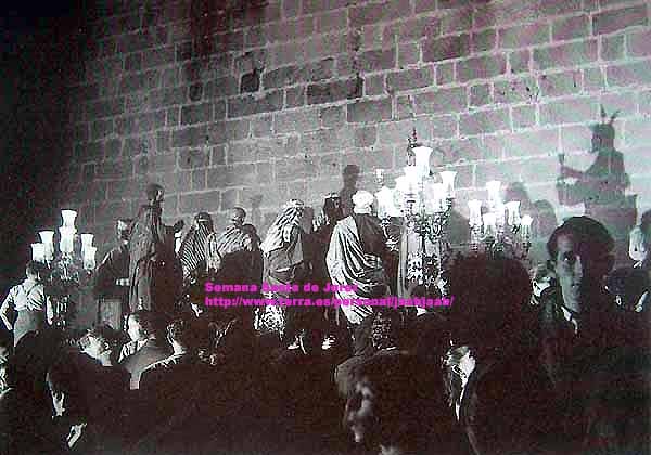 Primera estación de la Sagrada Cena, en el paso del Cristo del Amor. Esta primera imagen se debia a la gubia de Francisco Pinto Berraquero (Foto: Eduardo Pereiras)