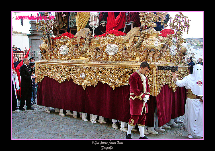 Lateral de la canastilla del Paso de Misterio de la Sagrada Cena de Nuestro Señor Jesucristo