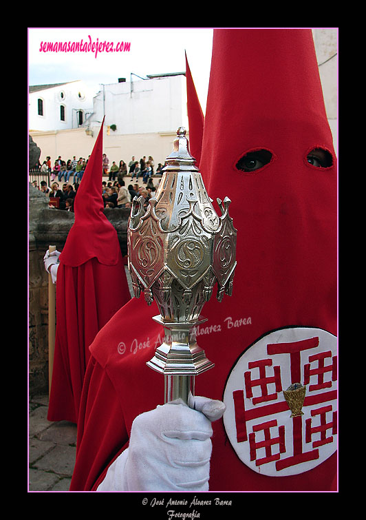 Pértiga del nazareno que porta el Libro de Reglas de la Hermandad de la Sagrada Cena