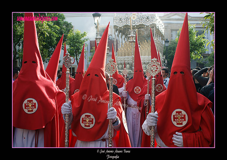 Presidencia del Paso de Palio de la Hermandad de la Sagrada Cena