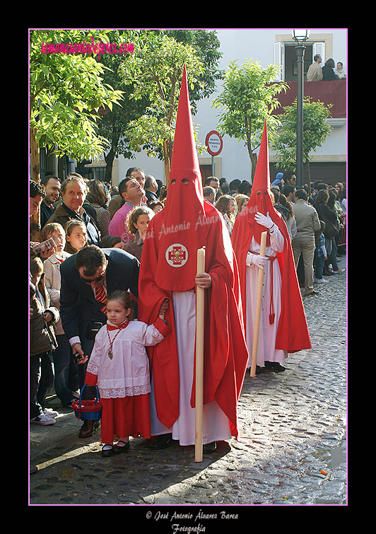 Nazarenos de la Hermandad de la Sagrada Cena