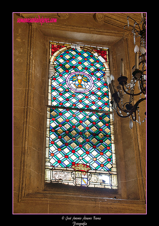 Vidriera de la capilla de Santa María de la Paz (Iglesia de San Marcos)