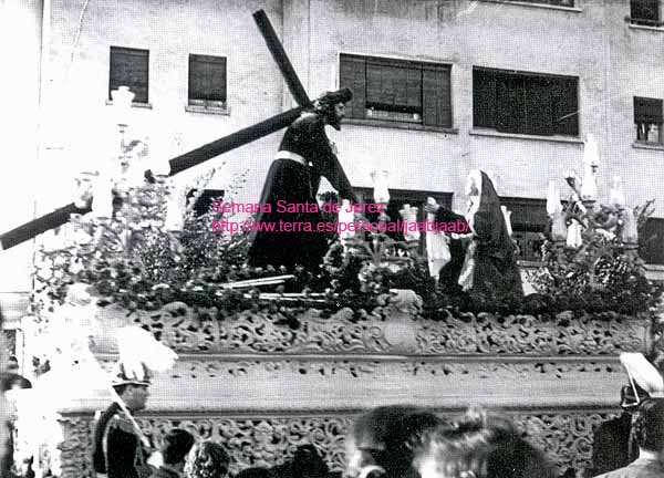 Lunes Santo de 1958. Primera salida procesional de Nuestro Padre Jesús de las Misericordias (Foto: Diego Romero).