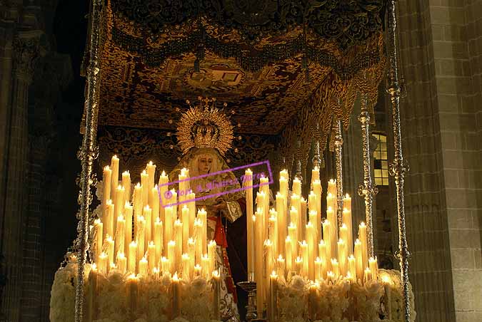 Paso de María Santísima de la Candelaria