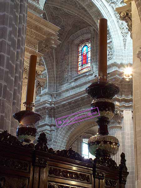 Detalle de la orfebreria del portahachon del Paso del Santísimo Cristo de la Viga