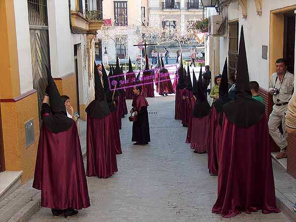 Nazarenos de la Hermandad del Cristo de la Viga