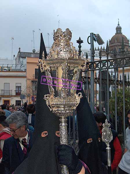 Farol que acompaña al Simpecado de la Hermandad del Cristo de la Viga