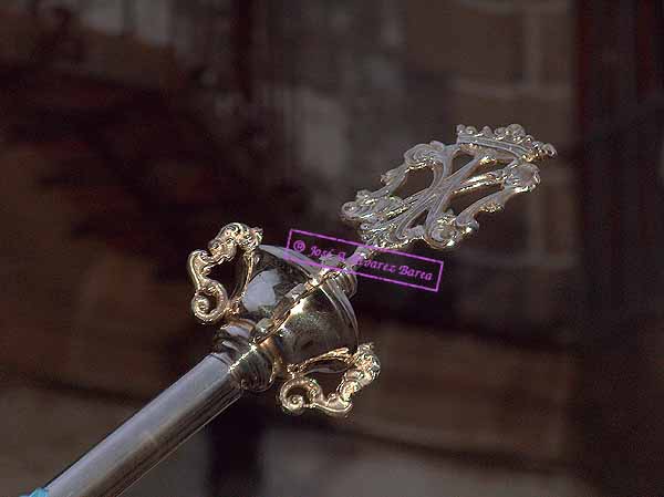 Remate del asta de la Bandera de la Virgen de la Hermandad del Cristo de la Viga