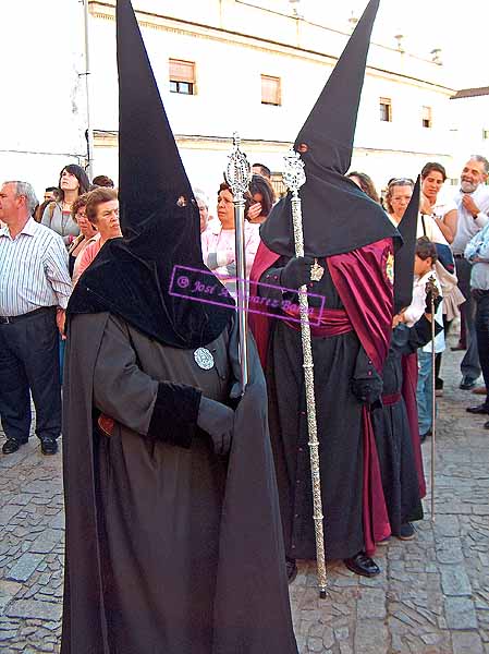 Representación de la Hermandad de la Piedad en presidencia del paso de Palio de la Hermandad del Cristo de la Viga