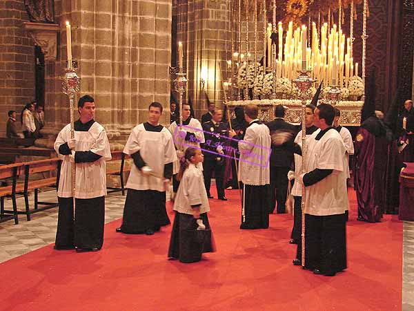 Cuerpo de Acólitos del paso de Palio de la Hermandad del Cristo de la Viga