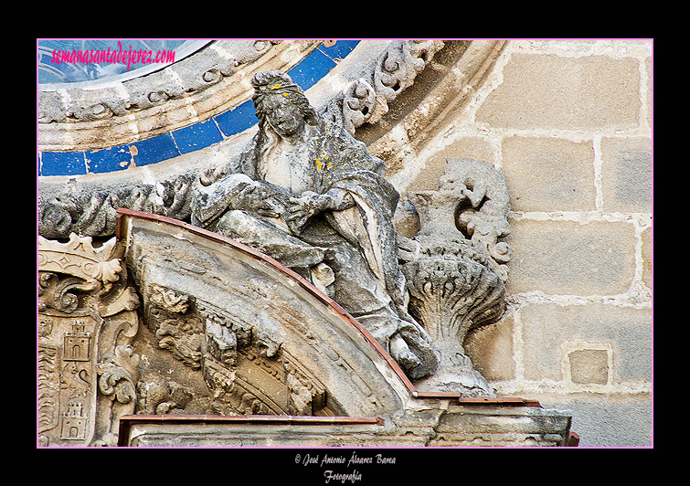 Sibila (Puerta izquierda de la fachada principal de la Santa Iglesia Catedral)