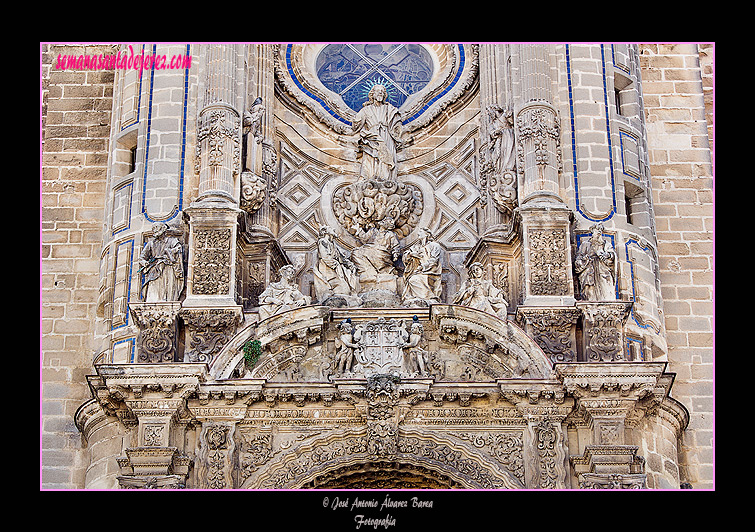 Segundo cuerpo de la Portada principal de la Santa Iglesia Catedral