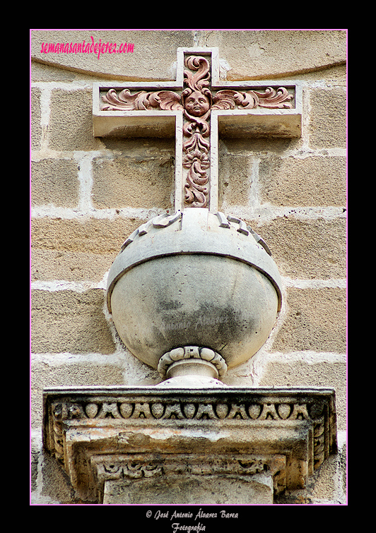 Escudo del Cabildo (Portada de la Encarnación de la Santa Iglesia Catedral)