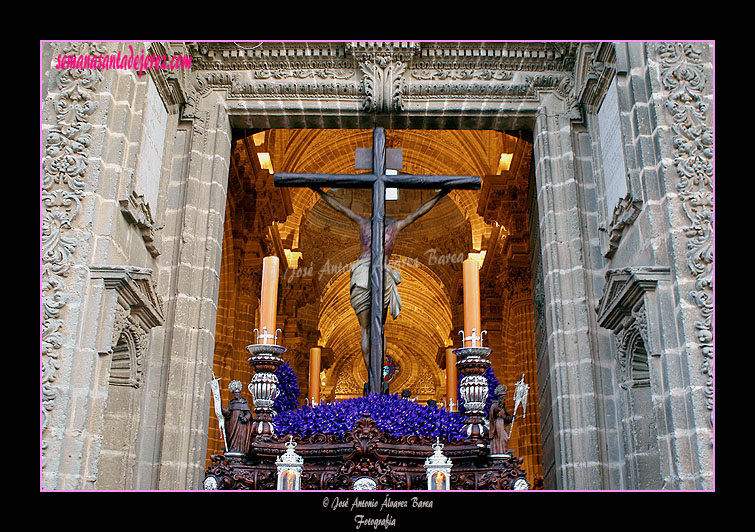 Paso del Santisimo Cristo de la Defensión