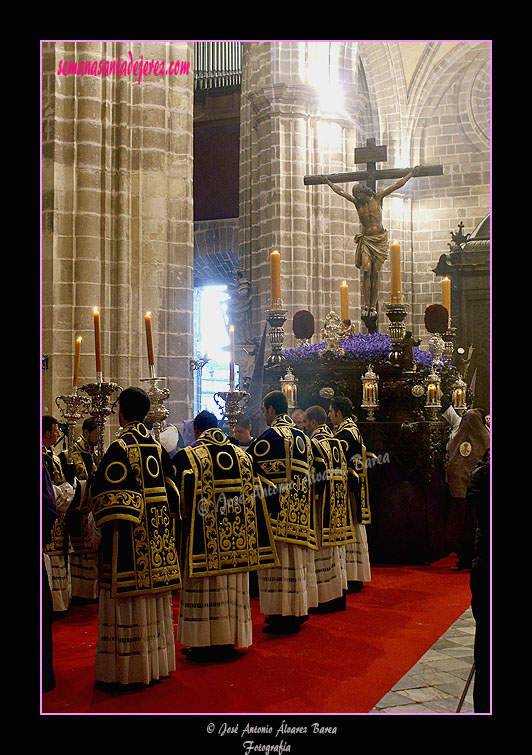 Paso del Santisimo Cristo de la Defensión