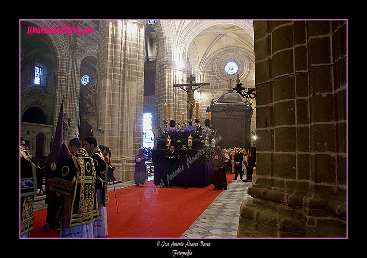 Paso del Santisimo Cristo de la Defensión