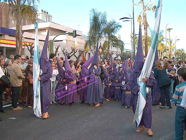 Banderas de la Virgen de la Hermandad del Cristo de la Defensión