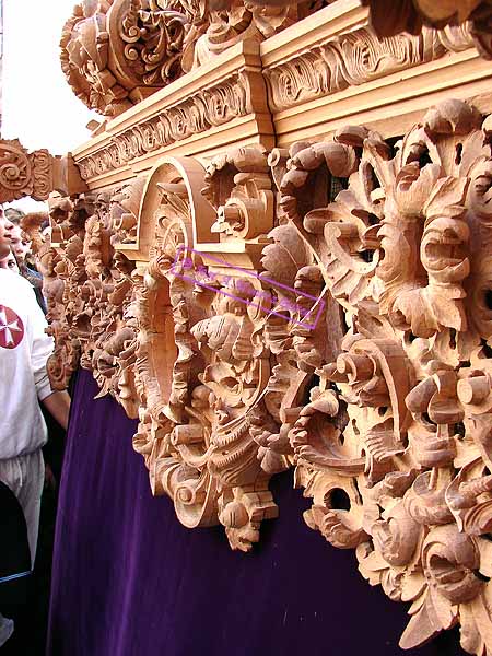 Respiradero frontal tallado del Paso de Nuestro Padre Jesús Nazareno Cautivo