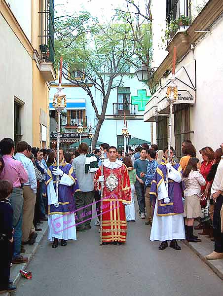 Cuerpo de Acólitos del Paso del Cristo del Amor de la Hermandad del mismo nombre