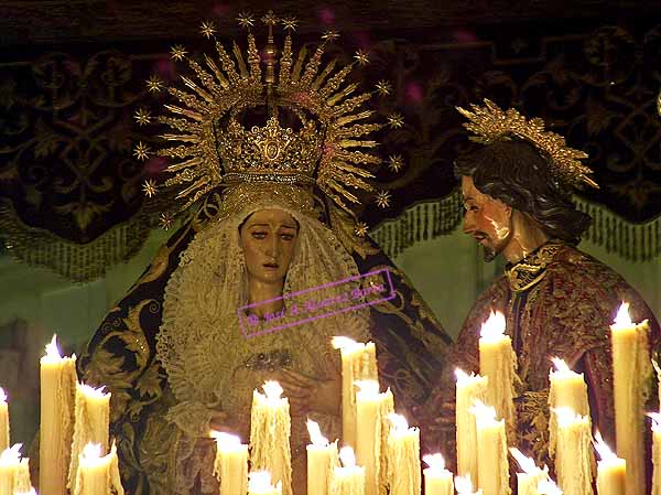 María Santísima del Desconsuelo acompañada de San Juan