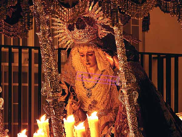 María Santísima del Desconsuelo acompañada de San Juan