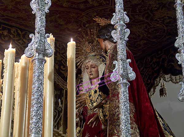 Paso de Palio de María Santísima del Desconsuelo en la Iglesia de la Victoria