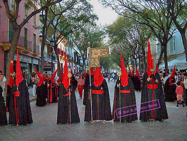 Presidencia del Guión Sacramental de la Hermandad del Desconsuelo 