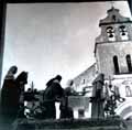 El paso de Misterio de la Hermandad de Santa Marta; al fondo la torre espadaña de la Iglesia de San Lucas (Foto: Eduardo Pereiras)