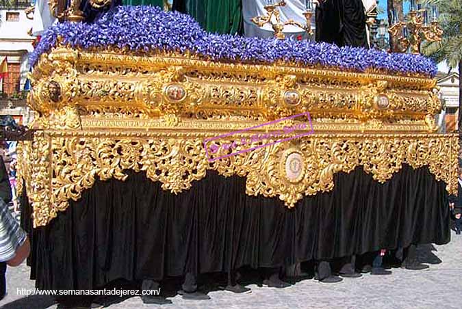 Lateral izquierdo del Paso de Misterio del Traslado al Sepulcro de Nuestro Señor Jesucristo