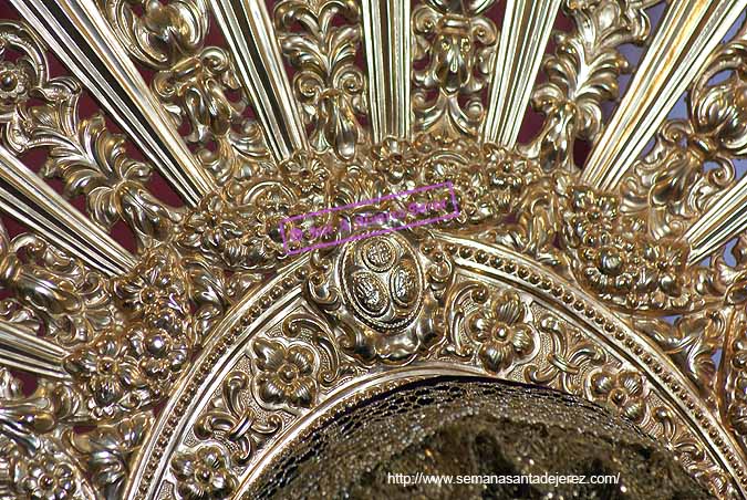 Detalle de la diadema de María Santísima de Penas y Lágrimas