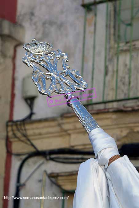 Reamte del asta de la Bandera de la Virgen de la Hermandad de Santa Marta