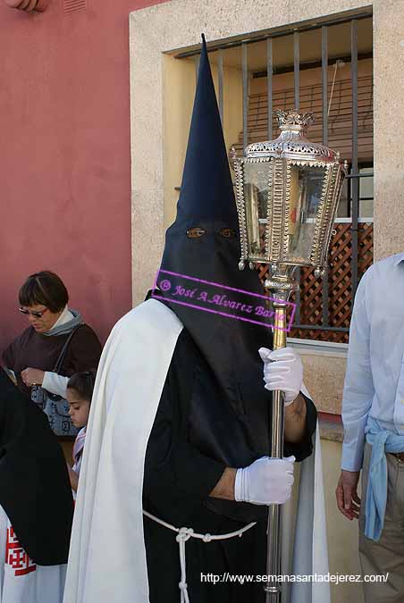 Farol que acompaña al Simpecado de la Hermandad de Santa Marta