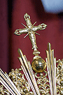 Cruz que remata la diadema de María Santísima de Penas y Lágrimas (Paso de Misterio del Traslado al Sepulcro)