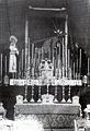 Principios de los 40. Altar de Cultos de la Hermandad de las Tres Caídas. La imagen de San Juan no es la actual