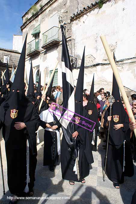 Presidencia de la Bandera de la Virgen de la Hermandad de las Tres Caídas