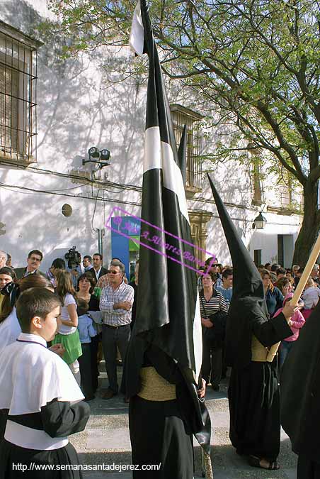 Bandera de la Virgen de la Hermandad de las Tres Caídas