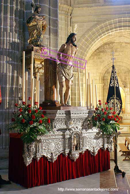 Altar de Cultos al Señor de la Sagrada Flagelación en la Catedral para el Triduo con motivo del 250º Aniversario de la Imagen. (Foto: Jose A.Alvarez Barea) 